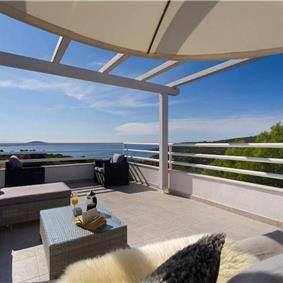 3 Bedroom Villa with Pool, Terrace and Sea Views near Vinisce, Sleeps 7